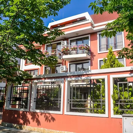 Welcoming Charming Studio Walk To Beach 아파트