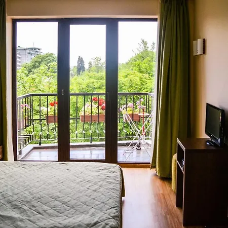 아파트 Welcoming Charming Studio Walk To Beach 라브다